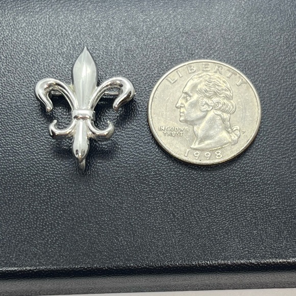 Fleur de Lis sterling silver brooch pin signed C.T. Vintage - Picture 4 of 14